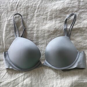 Victoria’s Secret 34B Light Gray Push-Up Bra